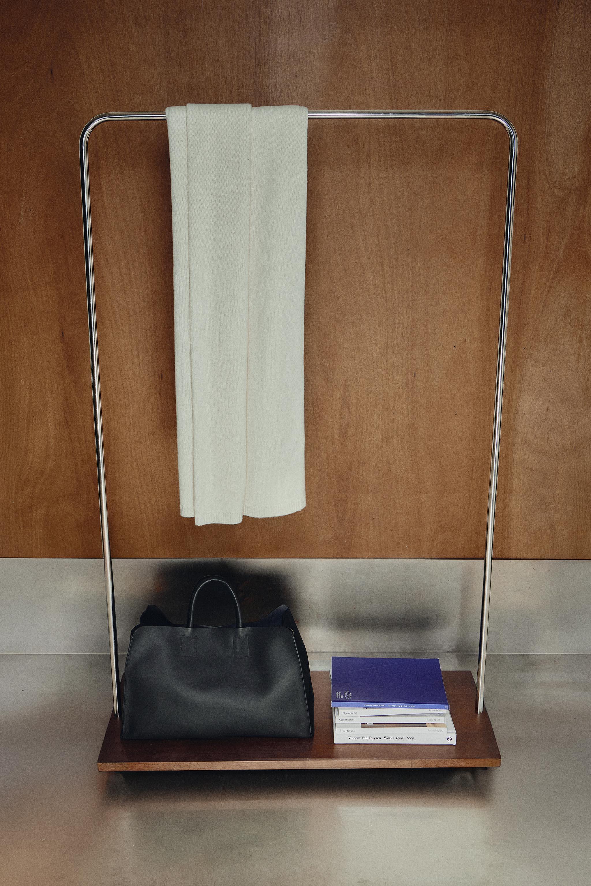 METAL AND WOOD CLOTHES RACK